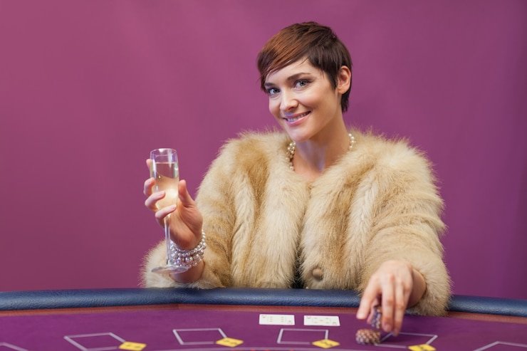 Fitur Kartu Teen Patti dengan panel rapi
